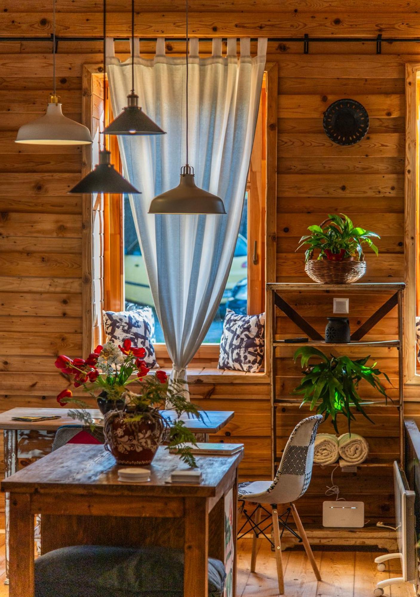 Minifaktura Loft Apartman & Reggelizo Es Etelbar Szokolya المظهر الخارجي الصورة