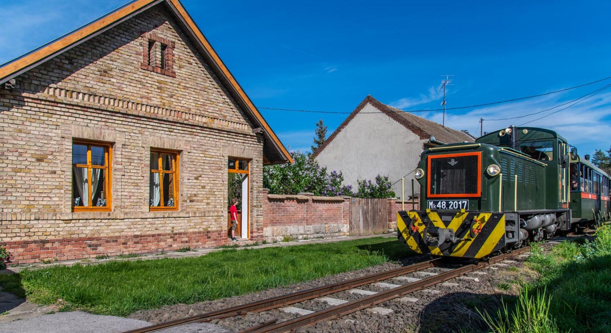 Minifaktura Loft Apartman & Reggelizo Es Etelbar Szokolya المظهر الخارجي الصورة