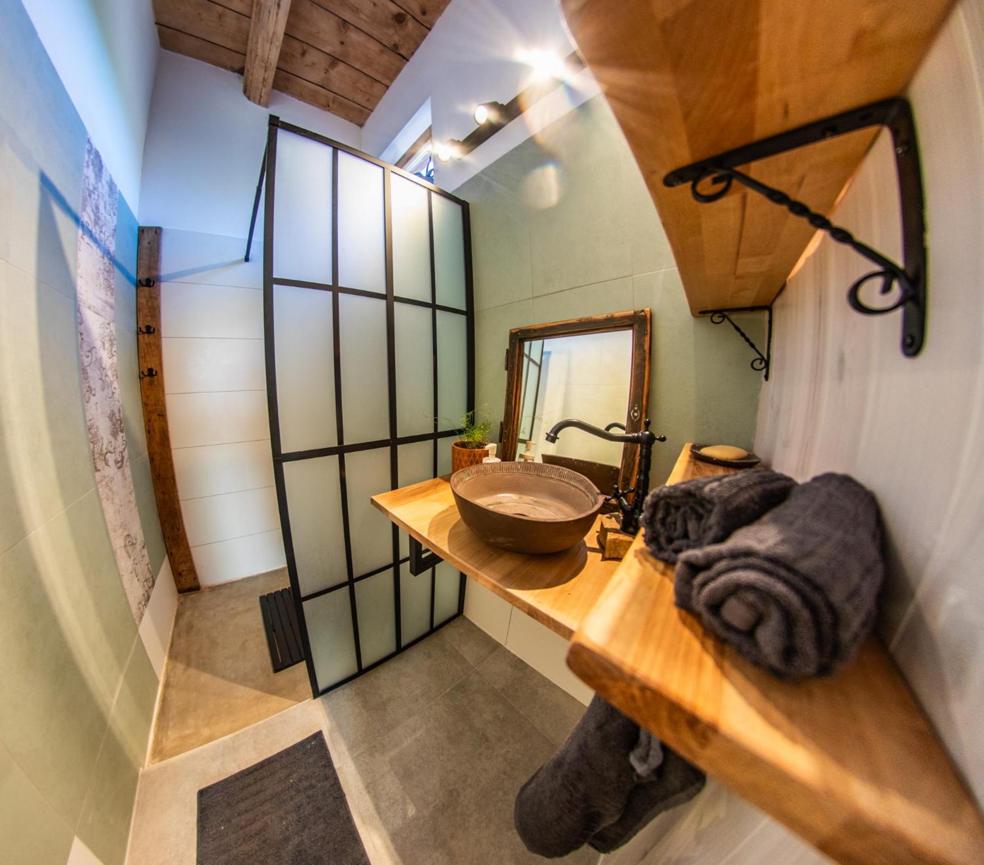 Minifaktura Loft Apartman & Reggelizo Es Etelbar Szokolya المظهر الخارجي الصورة