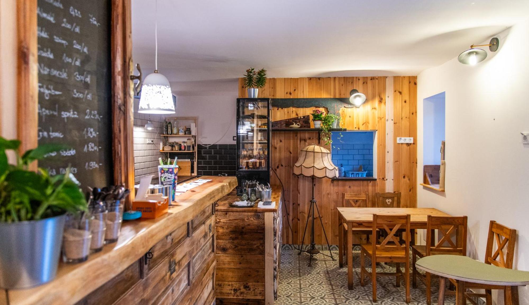 Minifaktura Loft Apartman & Reggelizo Es Etelbar Szokolya المظهر الخارجي الصورة